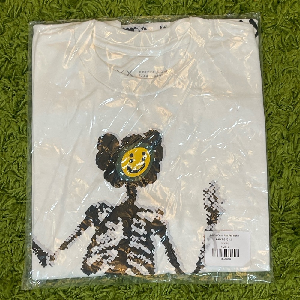 Kaws CPFM skeleton tee brand new in bag size Small